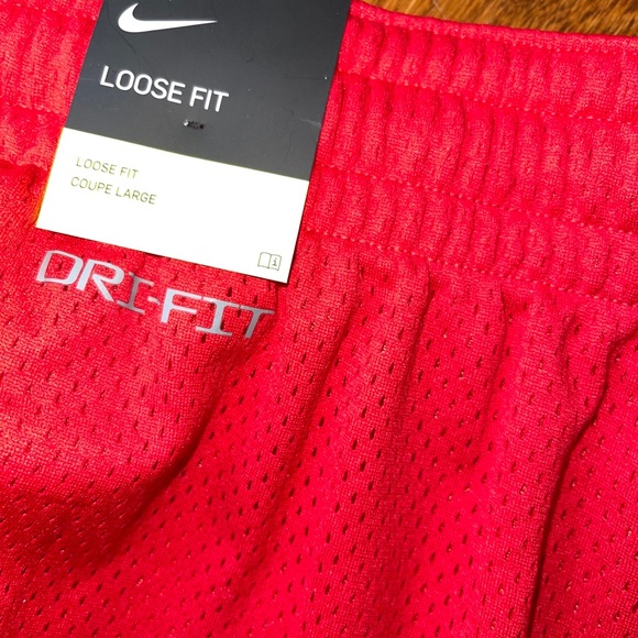 Nike Men’s Georgia Bulldogs DriFit Shorts - Picture 5 of 5